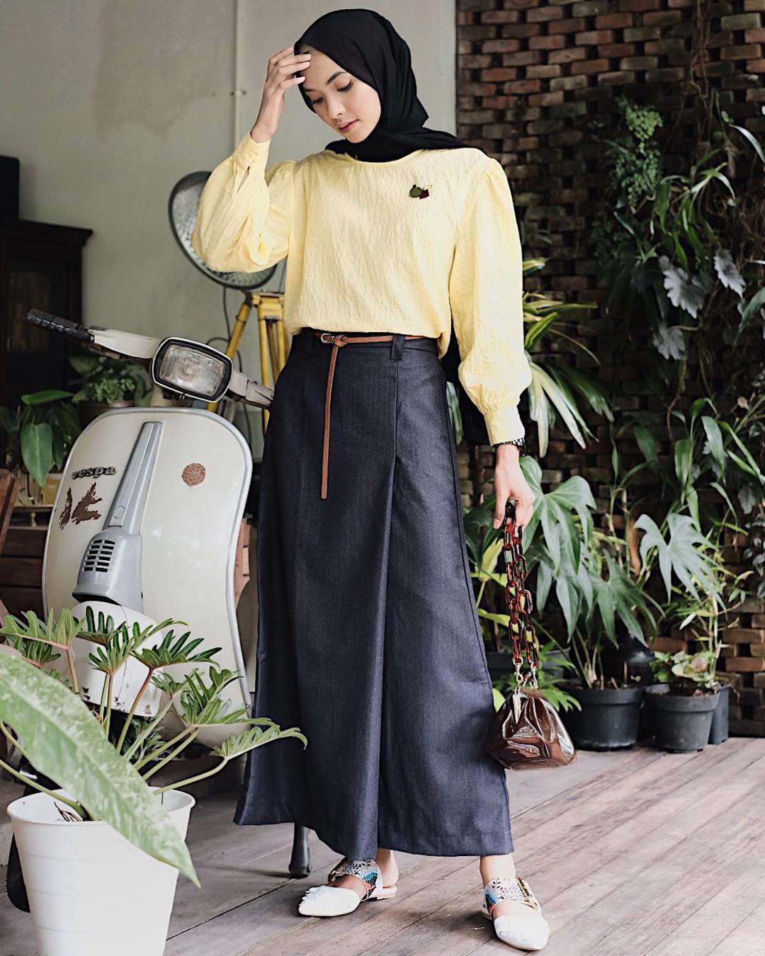 inspirasi-busana-kerja-ala-fita-wulansari