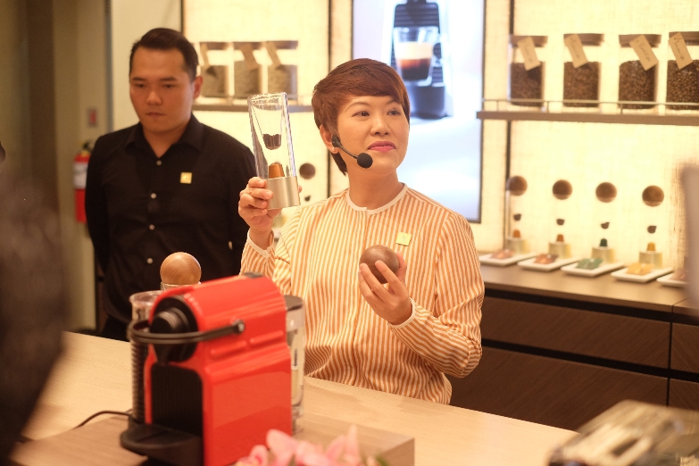 Coffee-and-machine-presentation-by-Nespresso-team--1-