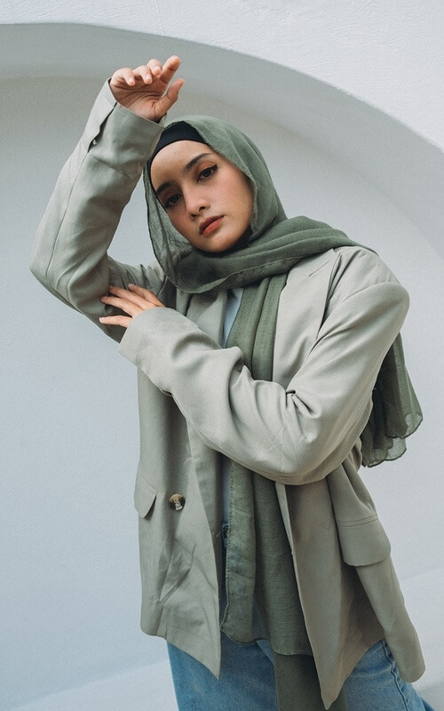 Gaya Outfit Sage Green