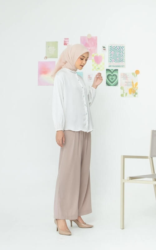 Kemeja Putih Basic