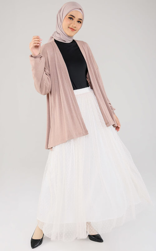 Perpaduan Outer dengan Gaya Simple dan Cantik