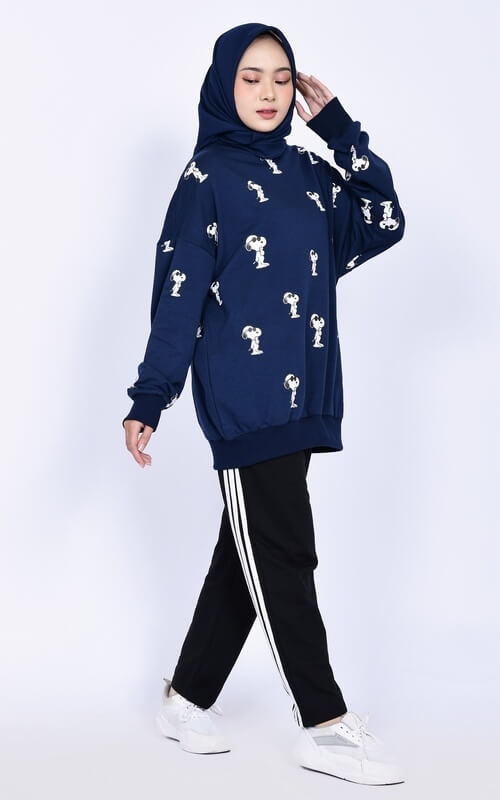 OOTD Sweater Oversize Hijab Navy