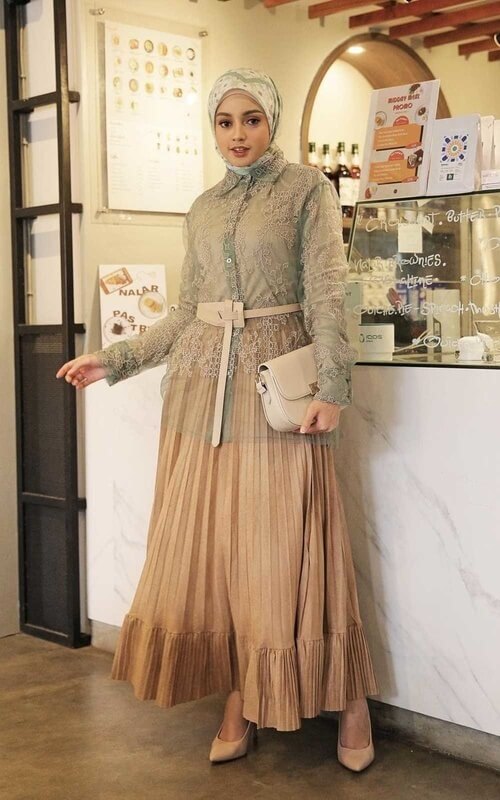 Rok Plisket dengan Ruffle