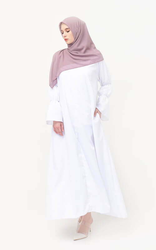 Gamis Elegan dengan Lengan Triple Puff