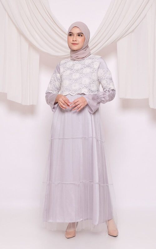 Dress Brokat Aksen Cape