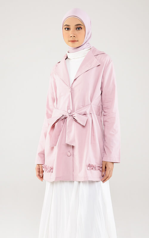 Long Coat Blazer dengan Aksen Tali
