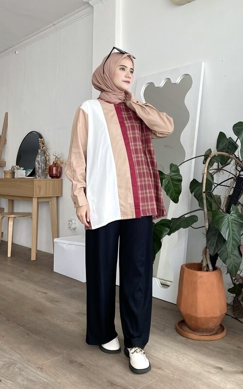 Kemeja Kombinasi Konsep Vertikal