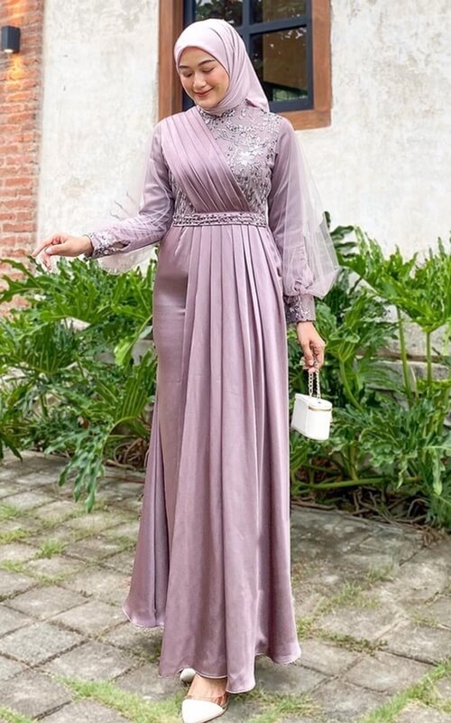 Gaun Kebaya Modern Bernuansa Lilac