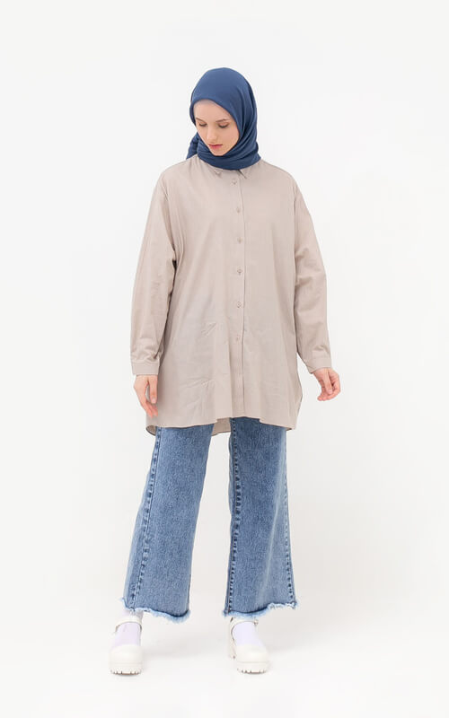 Kulot Denim Dengan Kemeja Panjang Beige
