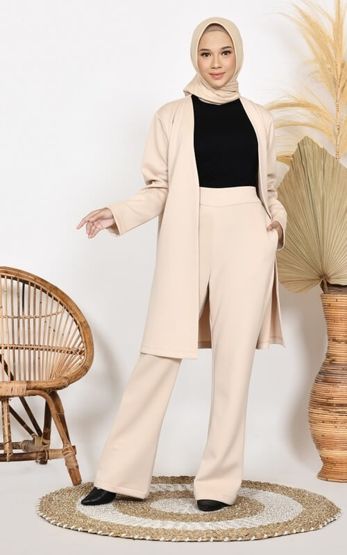 Outer Beige Dengan Bawahan Beige