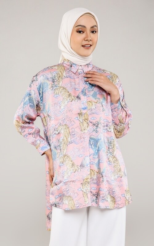 Kemeja Motif Merah Muda
