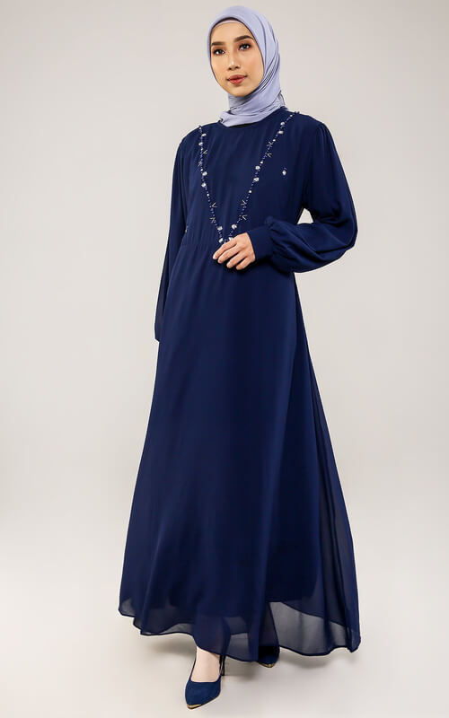 Dress Double Layer dengan Detailing Classy