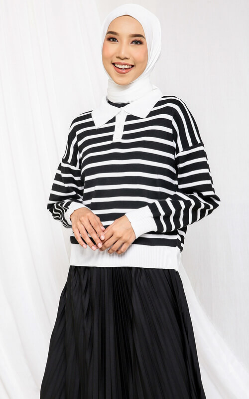 Sweater Kerah Motif Stripes Hitam Putih