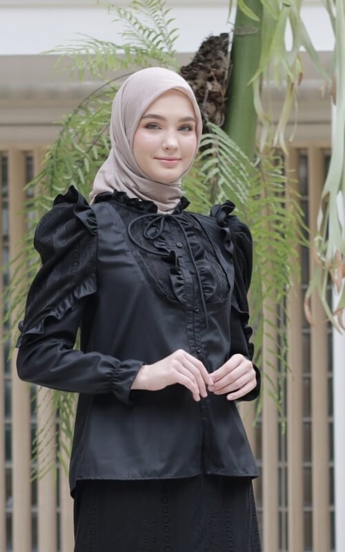 Blouse Vintage Hitam