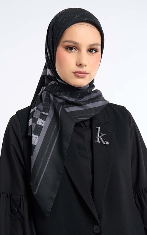 Hijab Hitam Corak Abu