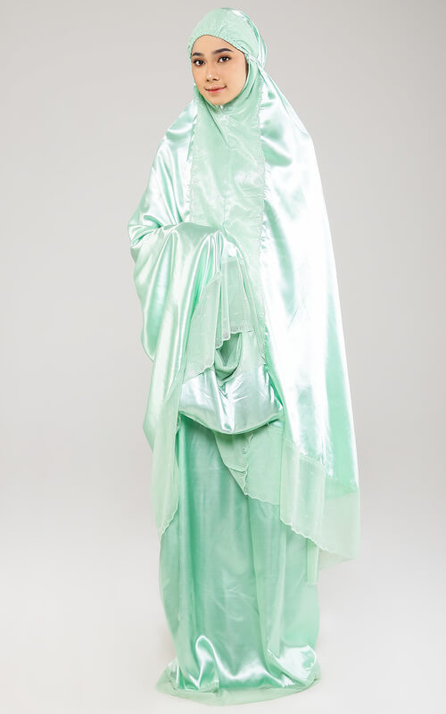 Mukena Hijau Mint Mengkilap