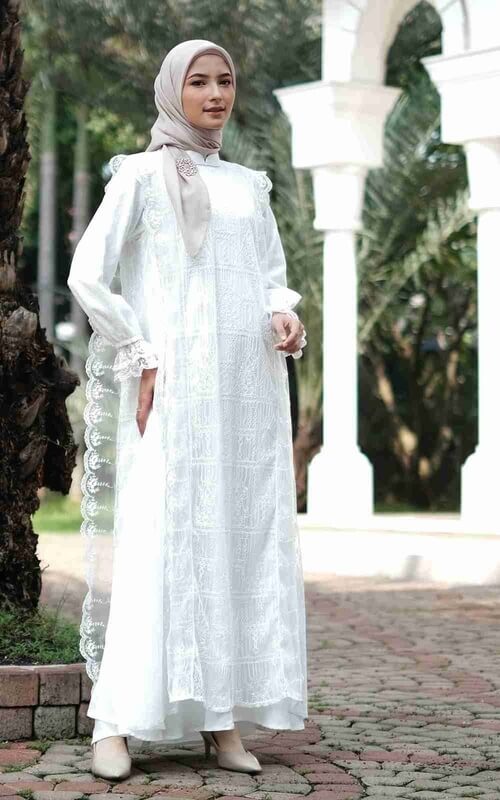 Dress Putih Renda Klasik Elegan