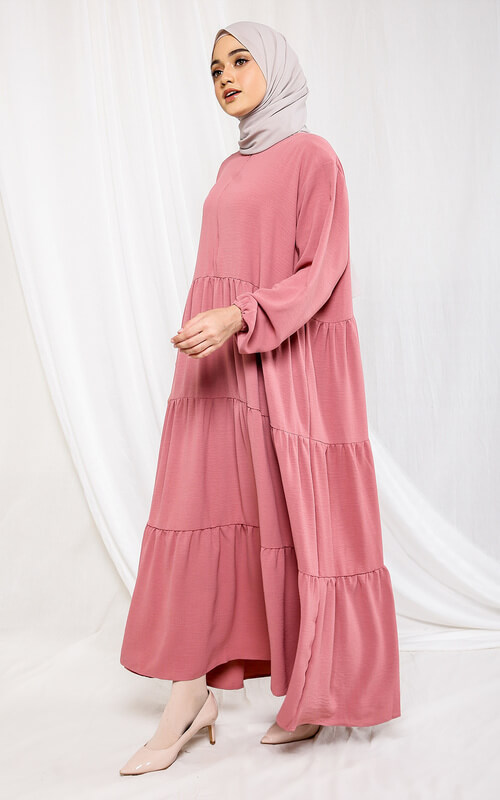 Dress Polos Warna Pink Aksen Lipit Potongan Lebar