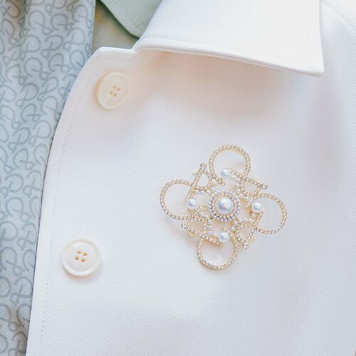 Bros Warna Gold Monogram Logo Jenna & Kaia