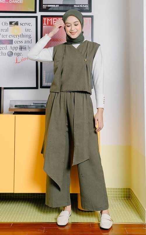 Rompi Berbahan Linen Warna Hijau Zaitun
