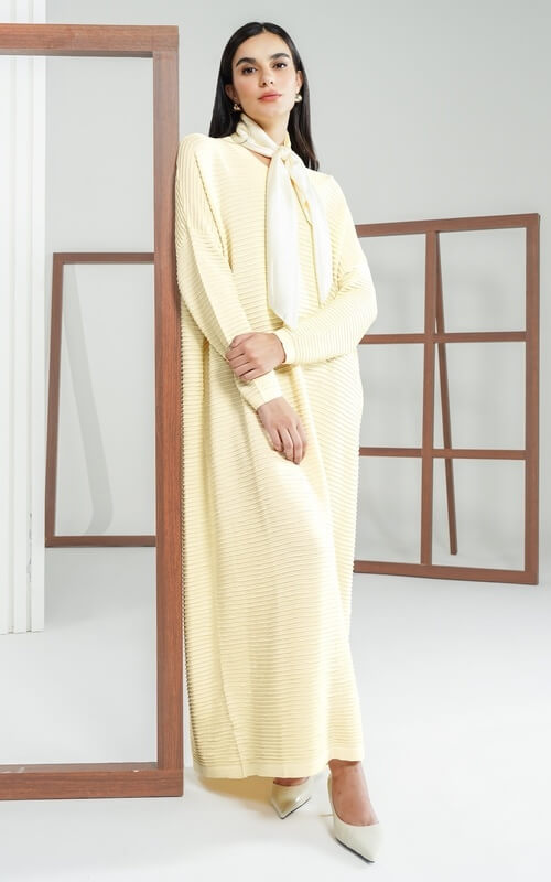 Dress Panjang Rajut Kuning Aksen Syal