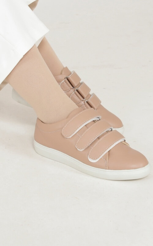 Sneaker Velcro Strap Warna Beige