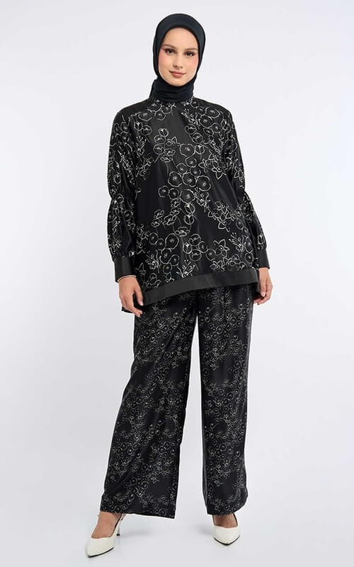 Setelan Hitam Motif Floral Perak