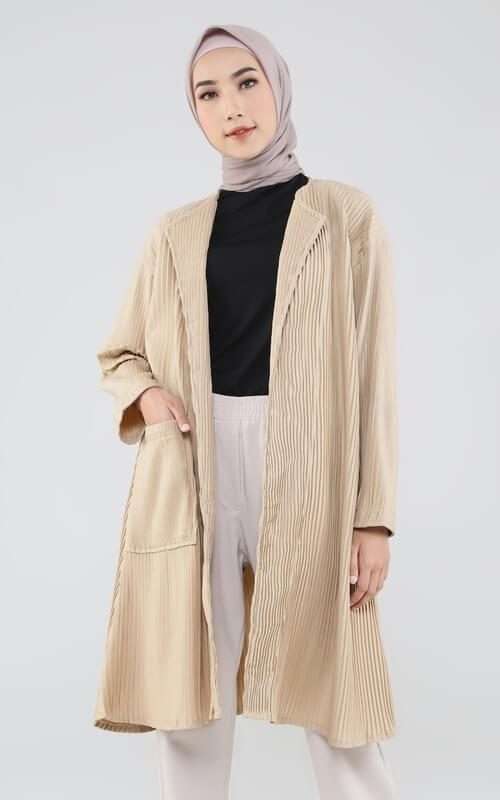 Long Cardigan Ribbed Beige dengan Inner Hitam
