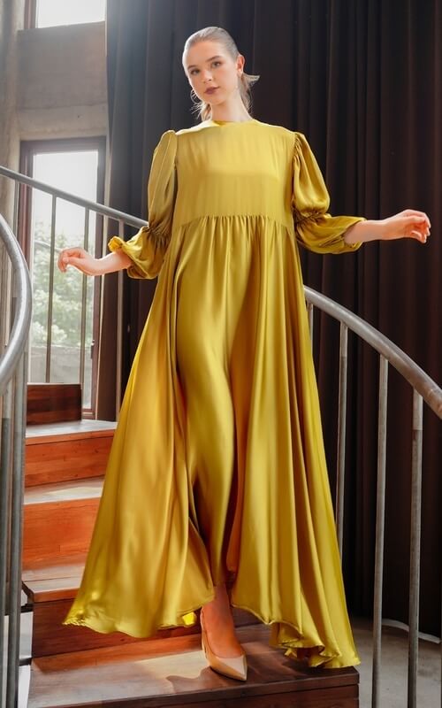 Dress Satin Mustard dengan Lengan Puff