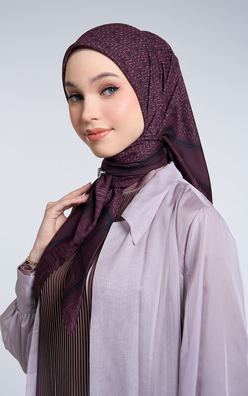 Hijab Segi Empat Ungu Plum