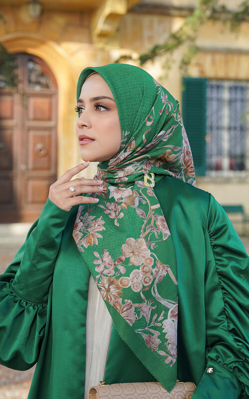 Kerudung Hijau Motif Floral Vintage