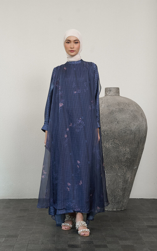 Dress Biru Motif Dengan Outer Tile