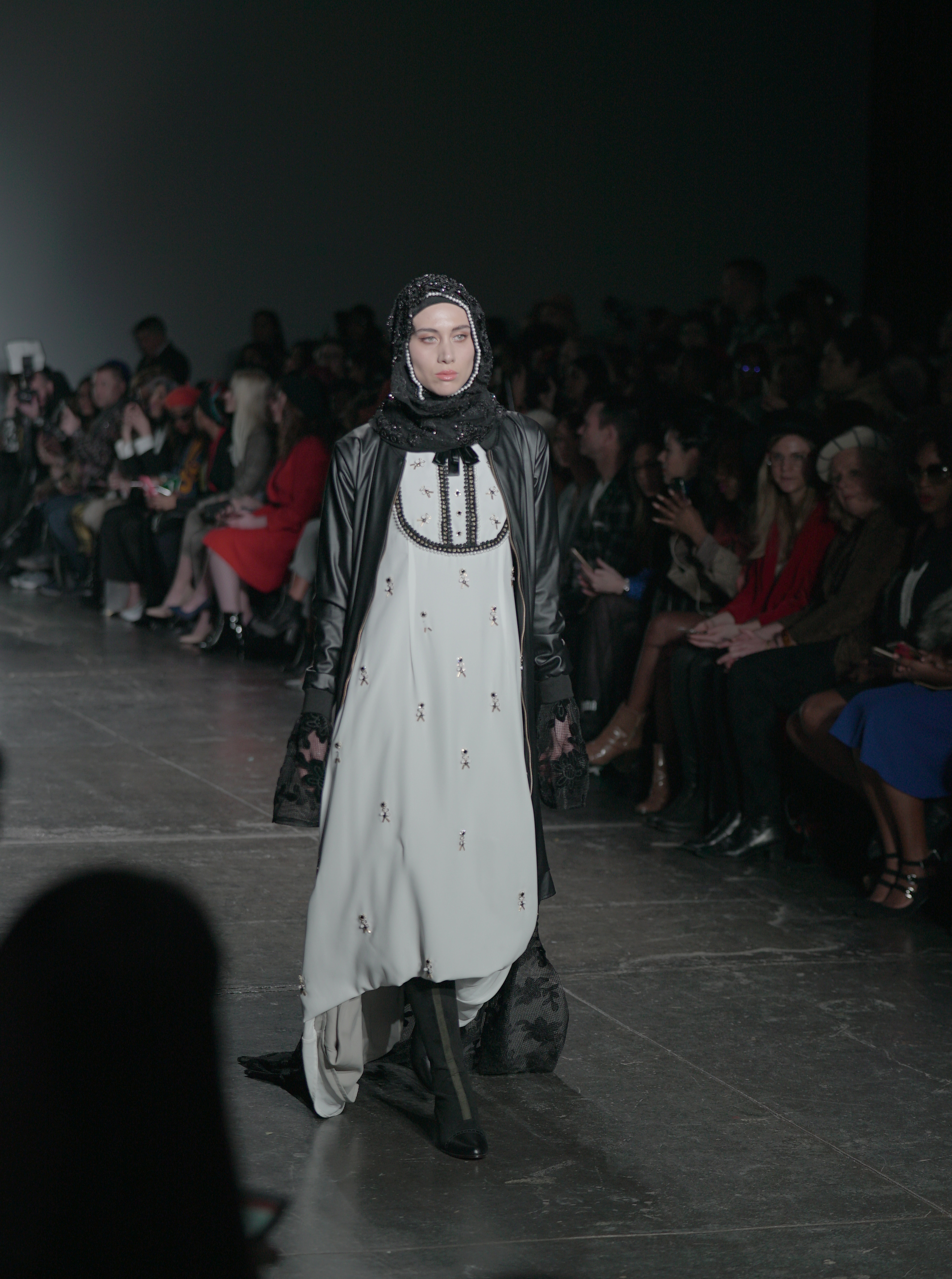 Fashion Hijab berhasil memukai penonton di New York Fashion Week 2018