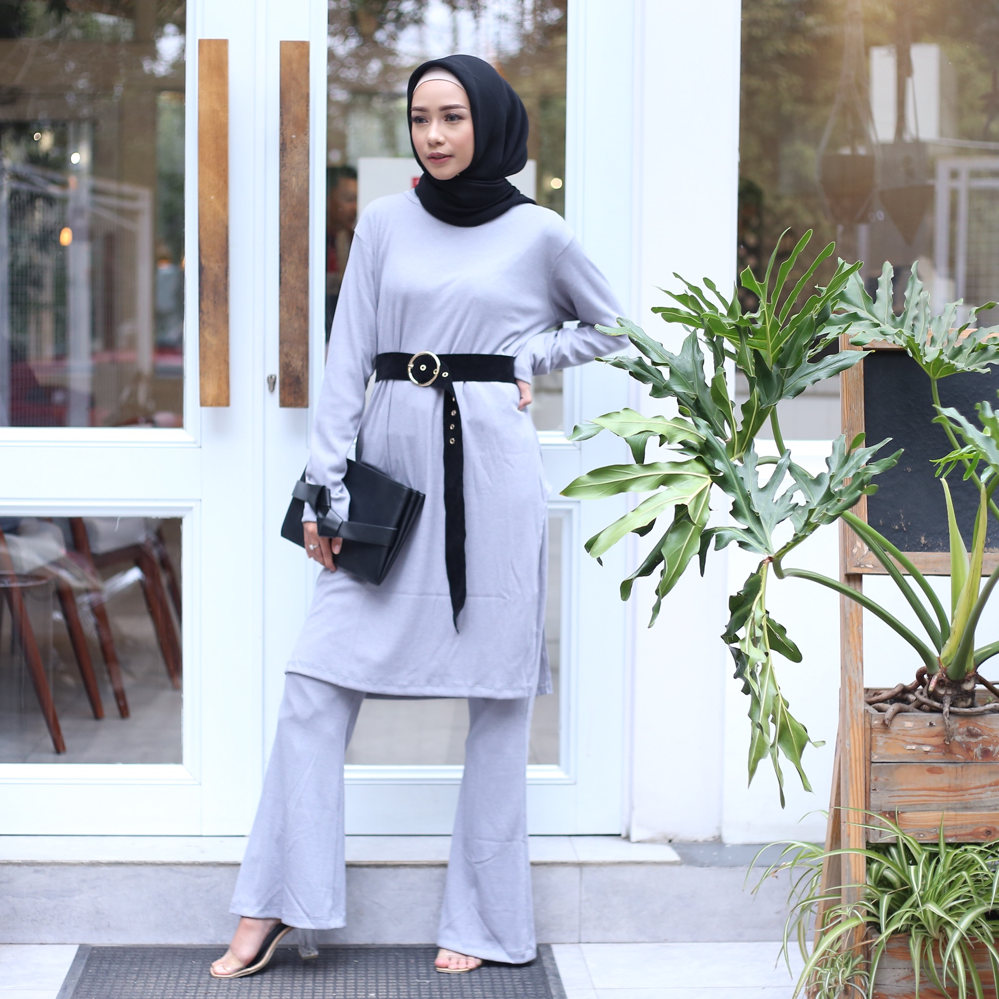 Inspirasi Hijab Style Vira Tandia hari Rabu